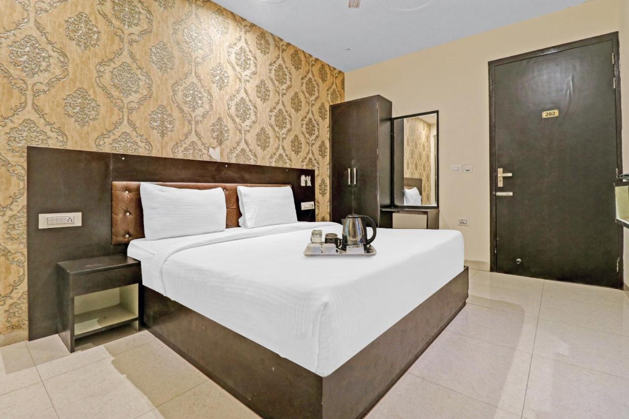 Oyo 23368 Boutique Hotel Paragon New Delhi Buitenkant foto