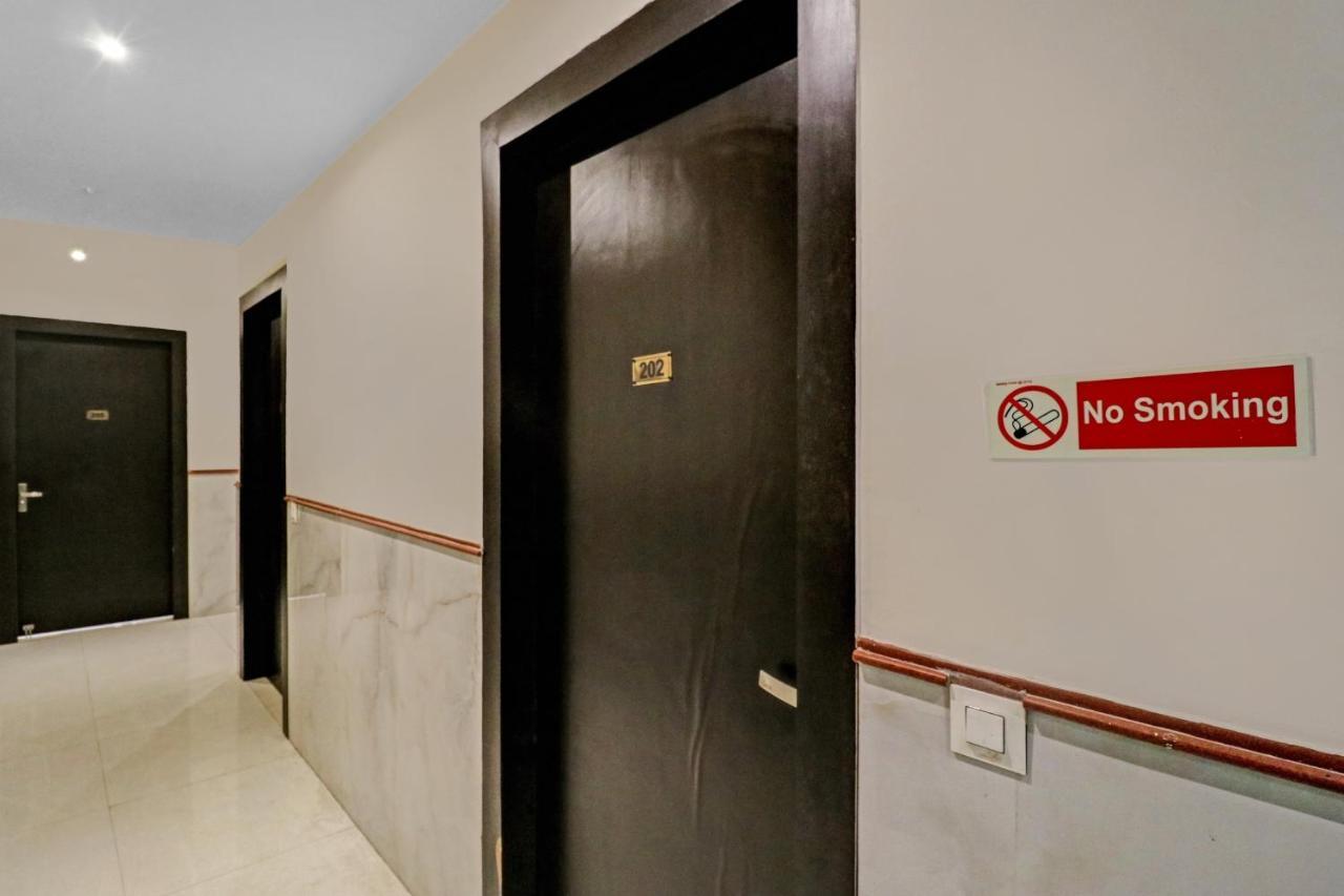 Oyo 23368 Boutique Hotel Paragon New Delhi Buitenkant foto