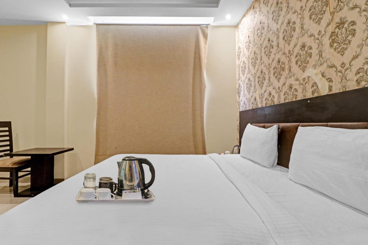 Oyo 23368 Boutique Hotel Paragon New Delhi Buitenkant foto