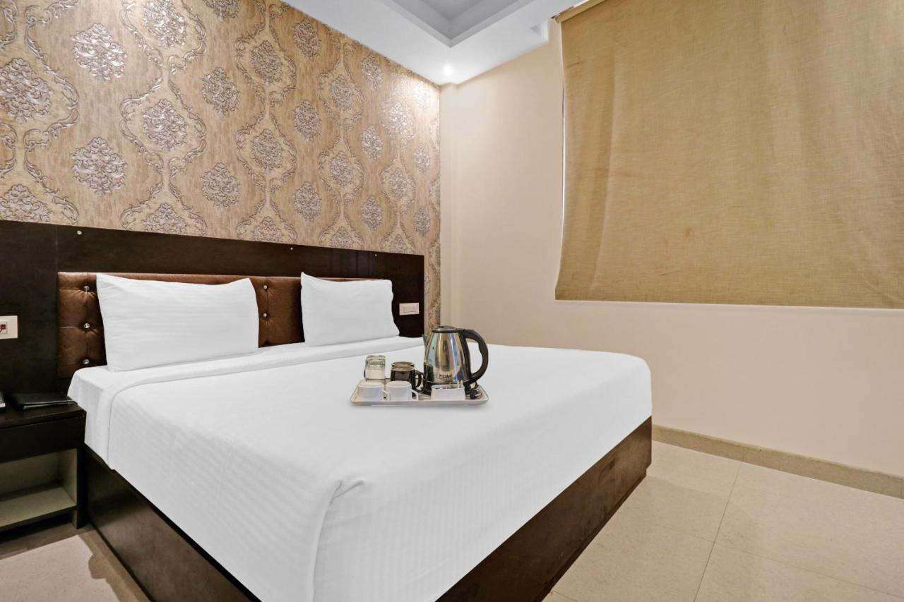 Oyo 23368 Boutique Hotel Paragon New Delhi Buitenkant foto