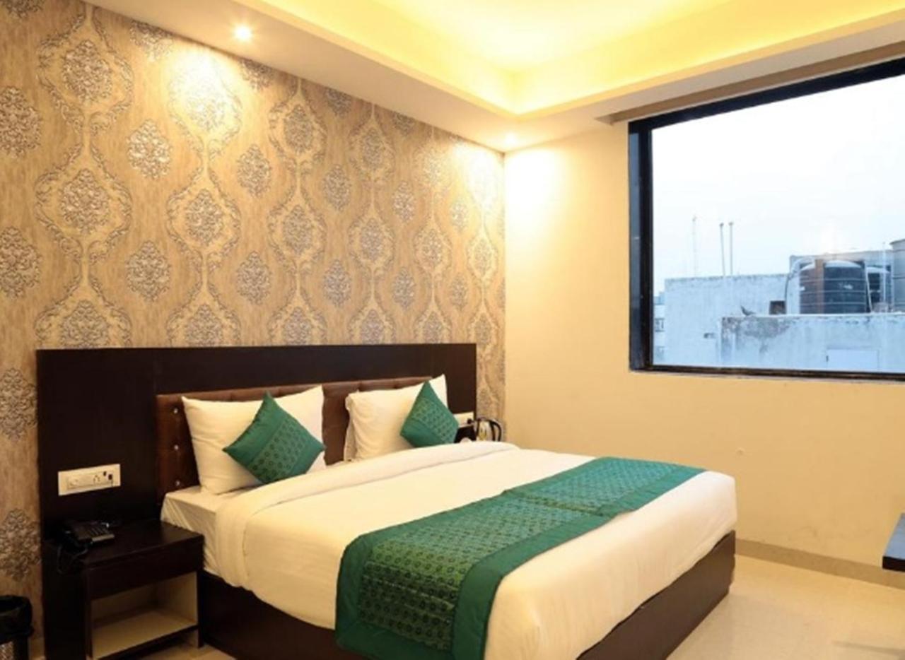 Oyo 23368 Boutique Hotel Paragon New Delhi Buitenkant foto